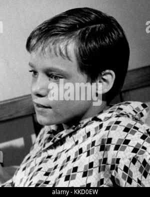 19 JUL 1977 Bed Wetter - Lance kerwin Sterne in "Der einsamste Runner', einer NBC-TV-Film am Donnerstag wiederholt werden, Juli 14 (89:30 Uhr PT). Das Drama ist die berührende Geschichte über eine 13-jährige, dessen Leben ist miserabel, weil er noch sein Bett benetzt und erhält wenig Verständnis von seinen Eltern. Der Film wurde von Michael Landon, Star des Netzwerks "Little House on the Prairie gerichtet." Die einsamste Runner Lance Kerwin 1976 Erntegut Stockfoto