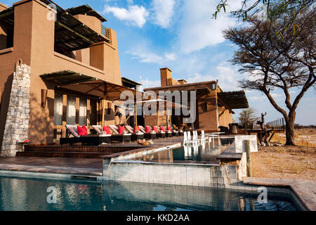 Der Poolbereich auf Onguma The Fort, onguma Game Reserve, Namibia, Afrika Stockfoto