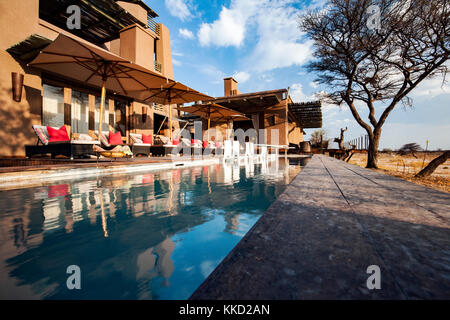 Der Poolbereich auf Onguma The Fort, onguma Game Reserve, Namibia, Afrika Stockfoto