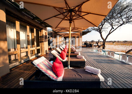 Der Poolbereich auf Onguma The Fort, onguma Game Reserve, Namibia, Afrika Stockfoto