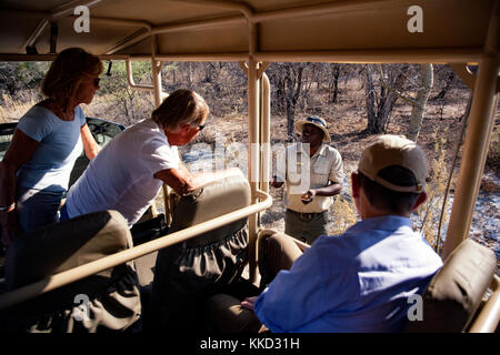 Sundowner Pirschfahrt im onguma Game Reserve, Namibia, Afrika Stockfoto