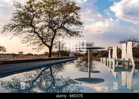 Der Poolbereich auf Onguma The Fort, onguma Game Reserve, Namibia, Afrika Stockfoto