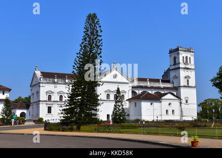 Seitenansicht des Se Cathedral, Old Goa, Indien. Stockfoto