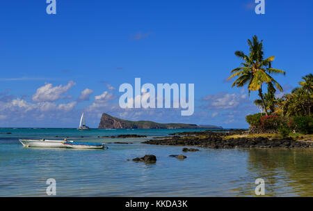 Malheureux, Mauritius - Jan 7, 2017 Boote auf dem Meer in Cap Malheureux, Mauritius Mauritius ist ein wichtiges touristisches Ziel, Rang 3 in der Regio Stockfoto