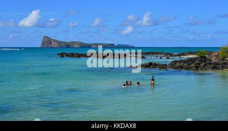 Malheureux, Mauritius - Jan 7, 2017. Touristen schwimmen am Meer in Cap Malheureux, Mauritius Mauritius ist ein wichtiges touristisches Ziel, Rang 3 in t Stockfoto