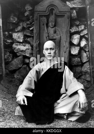 David Carradine spielte die Rolle des Kwai Chang Caine in der berühmten Fernsehserie „Kung Fu“ der 1970er Jahre. Die Serie beschäftigte sich mit Themen wie Kampfkunst, Philosophie und persönliches Wachstum. Stockfoto