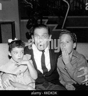 Milton Berle Angela cartright rusty Hamer Stockfoto