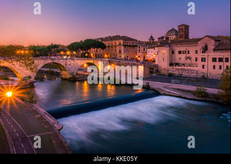Schöne Aussicht über Rom, Italien während der Sonnenuntergang im Herbst Stockfoto