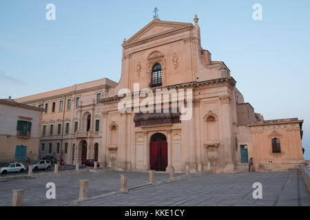 Die Kirche des heiligen Franziskus makellos in Noto, Sizilien, Italien. Stockfoto