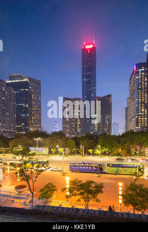Citic Plaza in der Dämmerung, Guangzhou, Guangdong, China Stockfoto