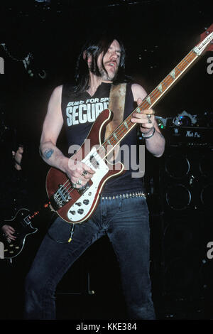 LONG ISLAND, NY MÄRZ 4,1988: Ian Fraser 'Lemmy' Kilmister von Motorhead tritt am 4. März 1988 in Long Island, New York, auf. Personen: Lemmy Kilmister Stockfoto