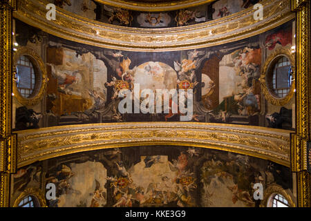 Barock & hoch dekoriert, gewölbte Decke das Leben von St. John, bemalt von Mattia Preti, Interieur in St John's Co-Cathedral. Valletta Malta Stockfoto