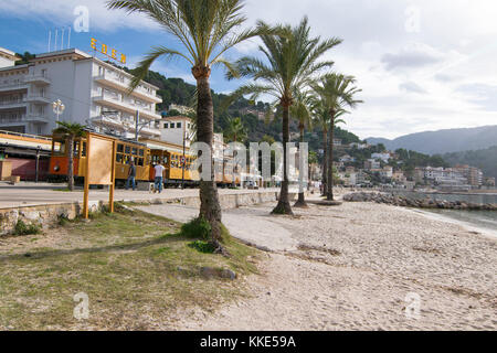 Ruhigen Strand Szene, Port de Soller, Mallorca, Spanien Stockfoto