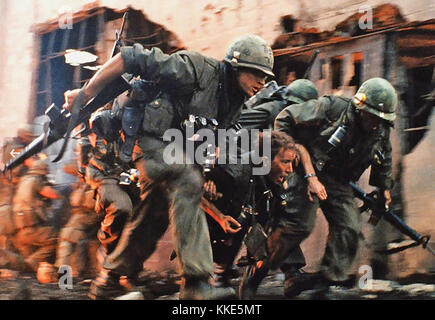 Full METAL JACKET 1987 Stanley Kubrick/Warner Bros Film mit Arliss Howard auf der linken Seite und Matthew Modine Center Stockfoto