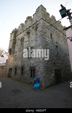 Die Minze befestigte Stadthaus im historischen tholsel Straße carlingford County Louth in Republik von Irland Stockfoto