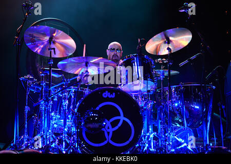 HOLLYWOOD, FL - 03. MAI: Jason Bonham von Jason Bonhams LED Zeppelin Experience tritt am 3. Mai 2015 im Seminole Hard Rock Hotel & Casino in Hollywood, Florida auf Stockfoto