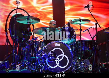 HOLLYWOOD, FL - 03. MAI: Jason Bonham von Jason Bonhams LED Zeppelin Experience tritt am 3. Mai 2015 im Seminole Hard Rock Hotel & Casino in Hollywood, Florida auf Stockfoto