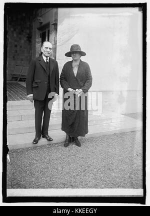 Mathieu & Miss Gabriela Mistral, 5-14-1924 Stockfoto