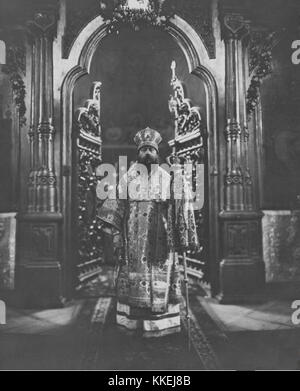 Das Porträt der Metropolita Dionizy aus dem Jahr 1925 im Warschauer Dom fängt die spirituelle und historische Bedeutung der Ostorthodoxen Kirche in Polen ein. Sie ist ein wichtiger Beitrag zum Verständnis der Rolle der Kirche in der polnischen Religionsgeschichte. Stockfoto