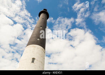 Lösen Leuchtturm gegen blauen Himmel, Insel Saaremaa, Estland Stockfoto