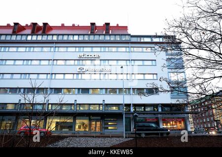 Helsinki, Finnland. November 2017 30. Das Logo von Alibaba Cloud ist am 30. November 2017 an der Fassade des Hauptsitzes von Eficode in Helsinki, Finnland, zu sehen. Alibaba Cloud, ein Cloud-Computing-Unternehmen des chinesischen Internetriesen Alibaba Group, und Eficode Oy, ein führendes finnisches Digitalunternehmen mit Sitz in Finnland, haben am Donnerstag gemeinsam ein Innovationszentrum in Helsinki eröffnet. Quelle: Li Jizhi/Xinhua/Alamy Live News Stockfoto