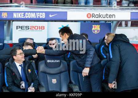 SPANIEN - 2. Dezember: Trainer Juan Carlos Unzue (Trainer) der Celta de Vigo während des Spiels zwischen dem FC Barcelona und Celta de Vigo, für die Runde 14 der Liga Santander, spielte am 2. Dezember 2017 im Camp Nou Stadium in Barcelona, Spanien. Quelle: Gtres Información más Comuniación online, S.L./Alamy Live News Stockfoto