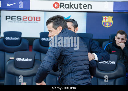 SPANIEN - 2. Dezember: Trainer Juan Carlos Unzue (Trainer) der Celta de Vigo während des Spiels zwischen dem FC Barcelona und Celta de Vigo, für die Runde 14 der Liga Santander, spielte am 2. Dezember 2017 im Camp Nou Stadium in Barcelona, Spanien. Quelle: Gtres Información más Comuniación online, S.L./Alamy Live News Stockfoto