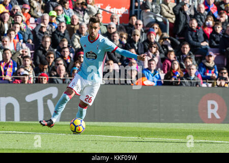 SPANIEN - 2. Dezember: Celta de Vigo Stürmer Brais Mendez (26) während des Spiels zwischen dem FC Barcelona gegen Celta de Vigo, für die Runde 14 der Liga Santander, spielte am 2. Dezember 2017 im Camp Nou Stadium in Barcelona, Spanien. Quelle: Gtres Información más Comuniación online, S.L./Alamy Live News Stockfoto