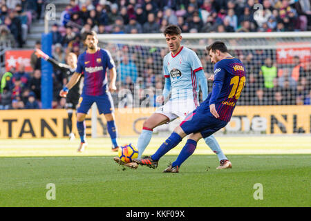 SPANIEN - 2. Dezember: FC Barcelona Stürmer Lionel Messi (10) während des Spiels zwischen dem FC Barcelona gegen Celta de Vigo, für die Runde 14 der Liga Santander, spielte am 2. Dezember 2017 im Camp Nou Stadium in Barcelona, Spanien. Quelle: Gtres Información más Comuniación online, S.L./Alamy Live News Stockfoto