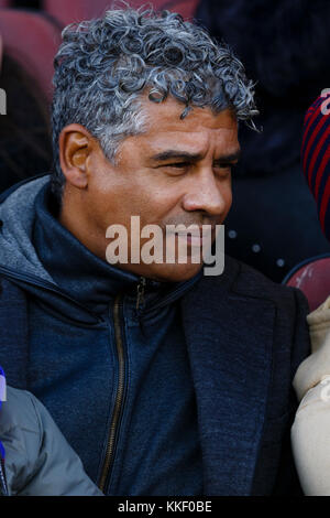 Barcelona, Spanien. Dezember 2017. Frank Rijkaard im Camp Nou Stadion vor dem Spiel der La Liga zwischen FC Barcelona und RC Celta im Camp Nou. Credit: Joan Gosa Badia/Alamy Live News Stockfoto