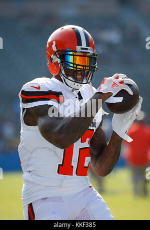 Carson, Kalifornien, USA. Dezember 03, 2017 Cleveland Browns wide receiver Josh Gordon (12), die in Aktion vor dem Fußballspiel zwischen den Cleveland Browns und die Los Angeles Ladegeräte am StubHub Center in Carson, Kalifornien. Charles Baus/CSM Stockfoto