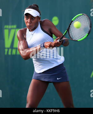 Plantation, Florida, USA. 06 Dez, 2017. Cori GAUFF (USA) spielt in der Orange Bowl 2017 Internationalen Tennismeisterschaften Vorausscheidungen der Mädchen unter 18 Jahren, an der Frank Veltri Tennis Center in Plantation, Florida, USA gespielt. Mario Houben/CSM/Alamy leben Nachrichten Stockfoto