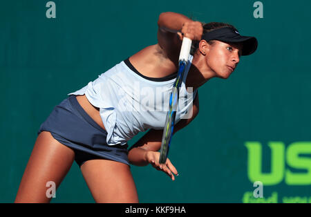 Plantation, Florida, USA. 06 Dez, 2017. Whitney OSUIGWE (USA) spielt während der 2017 Orange Bowl internationalen Tennismeisterschaften Vorausscheidungen der Mädchen unter 18 Jahren, an der Frank Veltri Tennis Center in Plantation, Florida, USA gespielt. Mario Houben/CSM/Alamy leben Nachrichten Stockfoto