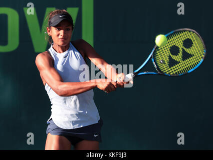 Plantation, Florida, USA. 06 Dez, 2017. Whitney OSUIGWE (USA) während der 2017 Orange Bowl internationalen Tennismeisterschaften Vorausscheidungen der Mädchen unter 18 Jahren, an der Frank Veltri Tennis Center in Plantation, Florida, USA gespielt. Mario Houben/CSM/Alamy leben Nachrichten Stockfoto