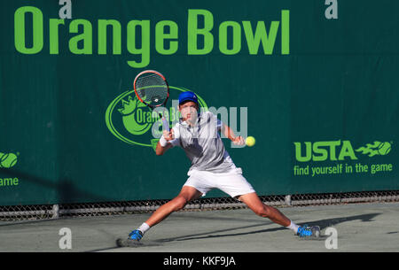 Plantation, Florida, USA. 06 Dez, 2017. Jonas FOREJTEK (CZE) spielt in der Orange Bowl 2017 Internationalen Tennismeisterschaften elimination Runden von Jungen unter 16 Jahren, an der Frank Veltri Tennis Center in Plantation, Florida, USA gespielt. Mario Houben/CSM/Alamy leben Nachrichten Stockfoto