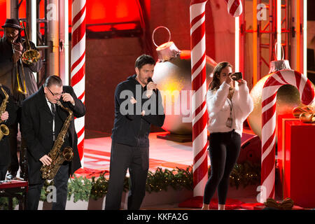 New York, NY - 29. November 2017: Sänger Harry Connick Jr & Jill goodacre nehmen an der 85 Rockefeller Center christmas tree Lighting am Rockefeller Center durch nbc gehostet Stockfoto