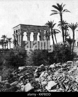 Ein Tempel (Kioske von Phylaeon) wie es auf der ehemaligen heiligen Insel Philae, später von den Wassern des Assuan-staudamms bedeckt auf dem Nil, aber abhängig von der UNESCO zum Angebot zu retten und die Tempel, die demontiert wurden, Stein für Stein wieder aufgebaut und auf der nahegelegenen Insel Agilkia bewahren Stockfoto