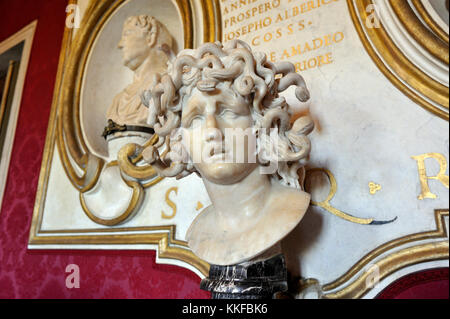 Italien, Rom, Kapitolinische Museen, Musei Capitolini, Palazzo dei Conservatori, Sala delle Oche, Bernini, Medusa-Kopfskulptur (1644-1648 n. Chr.) Stockfoto