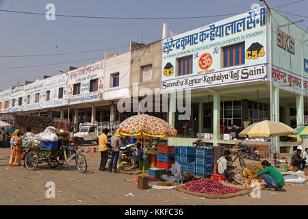 JAIPUR, Indien, 26. Oktober 2017: Auf dem Markt. Jaipur ist ein beliebtes Reiseziel in Indien und fungiert als Gateway zu anderen Reiseziel Stockfoto