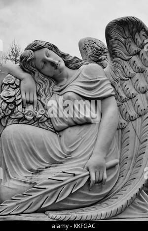 Frieden in den Herzen der Männer, die ihren Feinden vergeben und sie umarmen. Stockfoto