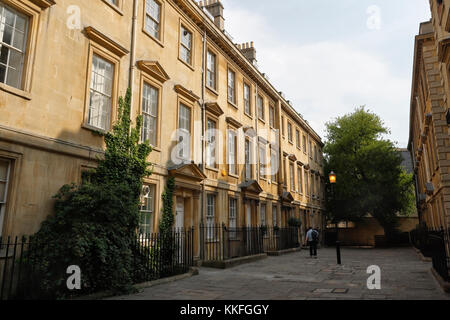 Terrassierte georgianische Gebäude North Parade Gebäude Bath England britische Epoche große Stadthäuser Weltkulturerbe Stadt Klasse II denkmalgeschützte Architektur Stockfoto