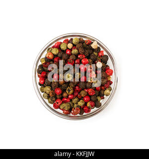 Mischung von Pfeffer in einer Schüssel auf einem weißen Hintergrund isoliert Stockfoto