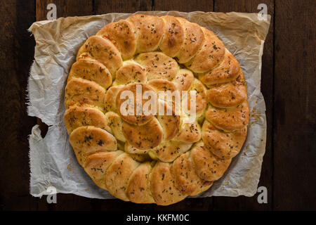 Bannock Tortillas gefüllt mit Käse, von oben Stockfoto