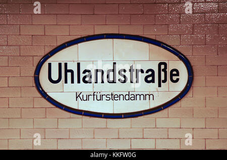 U-Bahn-Station Uhlandstraße, Berlin, Deutschland. Stockfoto