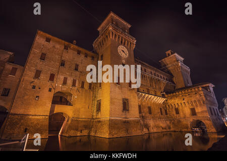 Schloss Estense der Renaissance Stadt Ferrara, Italien, bei Nacht Stockfoto