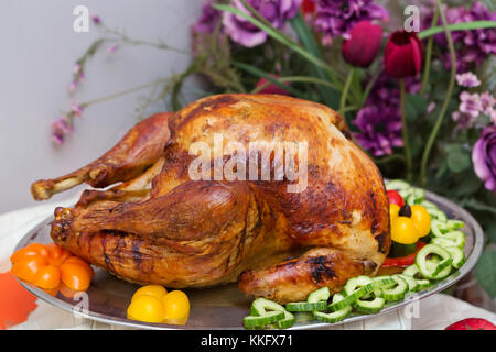 Freigebige thanksgiving Tisch voller appetitliches Essen Stockfoto