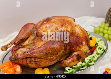 Freigebige thanksgiving Tisch voller appetitliches Essen Stockfoto