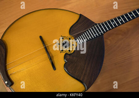 Domra ist eine Langhalslaute Russischen, Weißrussischen und ukrainischen folk Streichinstrument Stockfoto