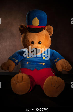 Britische Bobby oder Drum Major Teddybär. Stockfoto