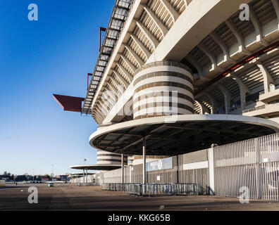 Mailand, Italien - 30.November 2017: San Siro in Mailand, Italien ist ein Fußball Stadion (Kapazität 80,018), in dem sowohl AC Mailand und Inter Mailand Stockfoto